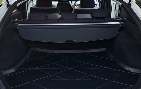 Toyota Prius IV XW50, 2016 год, 1 650 000 рублей, 1 фотография