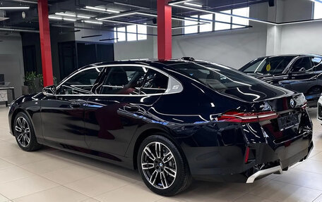 BMW 5 серия, 2025 год, 7 890 000 рублей, 5 фотография