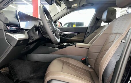 BMW 5 серия, 2025 год, 7 890 000 рублей, 11 фотография