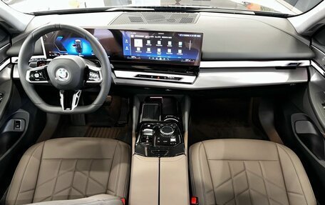 BMW 5 серия, 2025 год, 7 890 000 рублей, 20 фотография