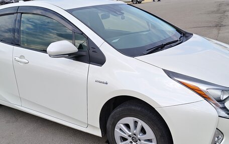Toyota Prius IV XW50, 2016 год, 1 650 000 рублей, 10 фотография