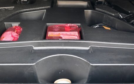 Toyota Prius IV XW50, 2016 год, 1 650 000 рублей, 13 фотография
