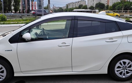 Toyota Prius IV XW50, 2016 год, 1 650 000 рублей, 16 фотография