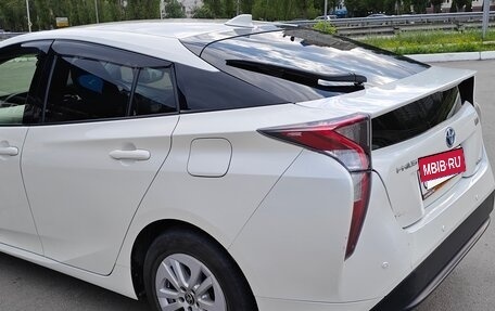 Toyota Prius IV XW50, 2016 год, 1 650 000 рублей, 17 фотография