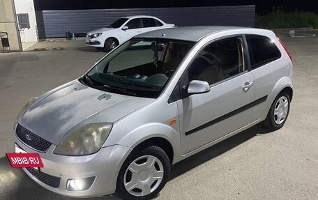 Ford Fiesta, 2006 год, 370 000 рублей, 2 фотография