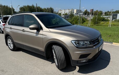 Volkswagen Tiguan II, 2020 год, 2 850 000 рублей, 2 фотография