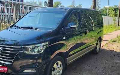 Hyundai Grand Starex Grand Starex I рестайлинг 2, 2018 год, 3 450 000 рублей, 1 фотография