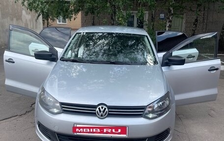 Volkswagen Polo VI (EU Market), 2011 год, 650 000 рублей, 2 фотография