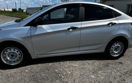 Hyundai Solaris II рестайлинг, 2013 год, 790 000 рублей, 4 фотография