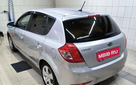 KIA cee'd I рестайлинг, 2011 год, 800 000 рублей, 3 фотография