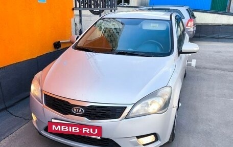 KIA cee'd I рестайлинг, 2011 год, 800 000 рублей, 6 фотография