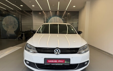Volkswagen Jetta VI, 2013 год, 1 049 000 рублей, 2 фотография