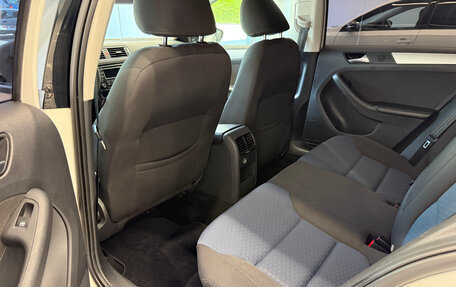 Volkswagen Jetta VI, 2013 год, 1 049 000 рублей, 18 фотография
