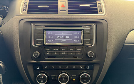 Volkswagen Jetta VI, 2013 год, 1 049 000 рублей, 27 фотография