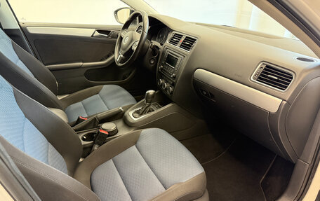 Volkswagen Jetta VI, 2013 год, 1 049 000 рублей, 20 фотография