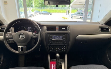 Volkswagen Jetta VI, 2013 год, 1 049 000 рублей, 26 фотография