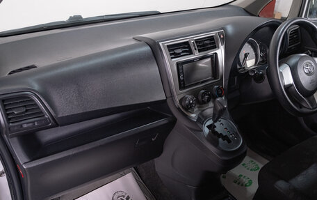 Toyota Ractis II, 2011 год, 899 000 рублей, 12 фотография
