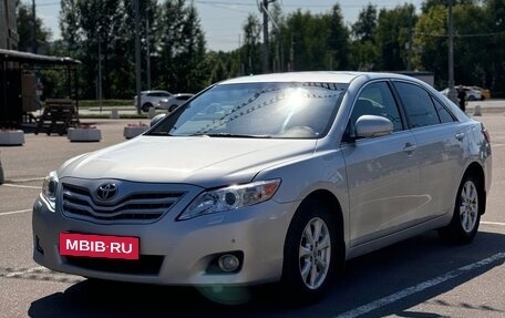 Toyota Camry, 2011 год, 1 230 000 рублей, 2 фотография