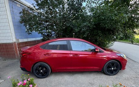 Hyundai Solaris II рестайлинг, 2021 год, 1 770 000 рублей, 3 фотография