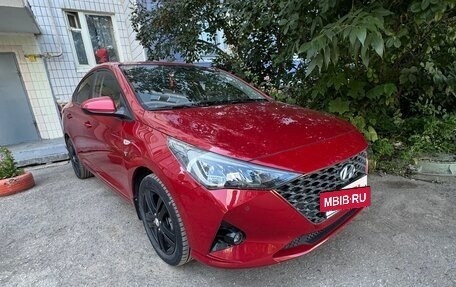 Hyundai Solaris II рестайлинг, 2021 год, 1 770 000 рублей, 2 фотография