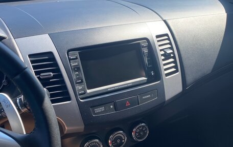 Mitsubishi Outlander III рестайлинг 3, 2011 год, 1 130 000 рублей, 16 фотография