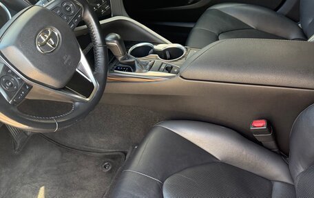 Toyota Camry, 2018 год, 2 450 000 рублей, 13 фотография