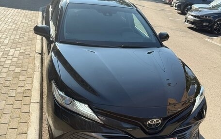 Toyota Camry, 2018 год, 2 450 000 рублей, 10 фотография