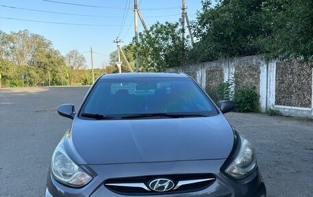 Hyundai Solaris II рестайлинг, 2011 год, 830 000 рублей, 11 фотография