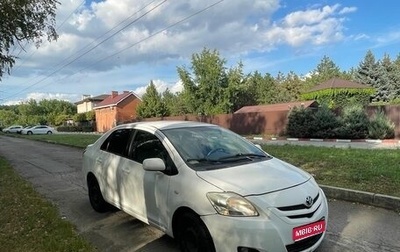 Toyota Yaris III рестайлинг, 2007 год, 750 000 рублей, 1 фотография