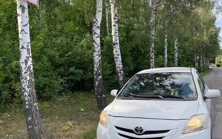 Toyota Yaris III рестайлинг, 2007 год, 750 000 рублей, 3 фотография