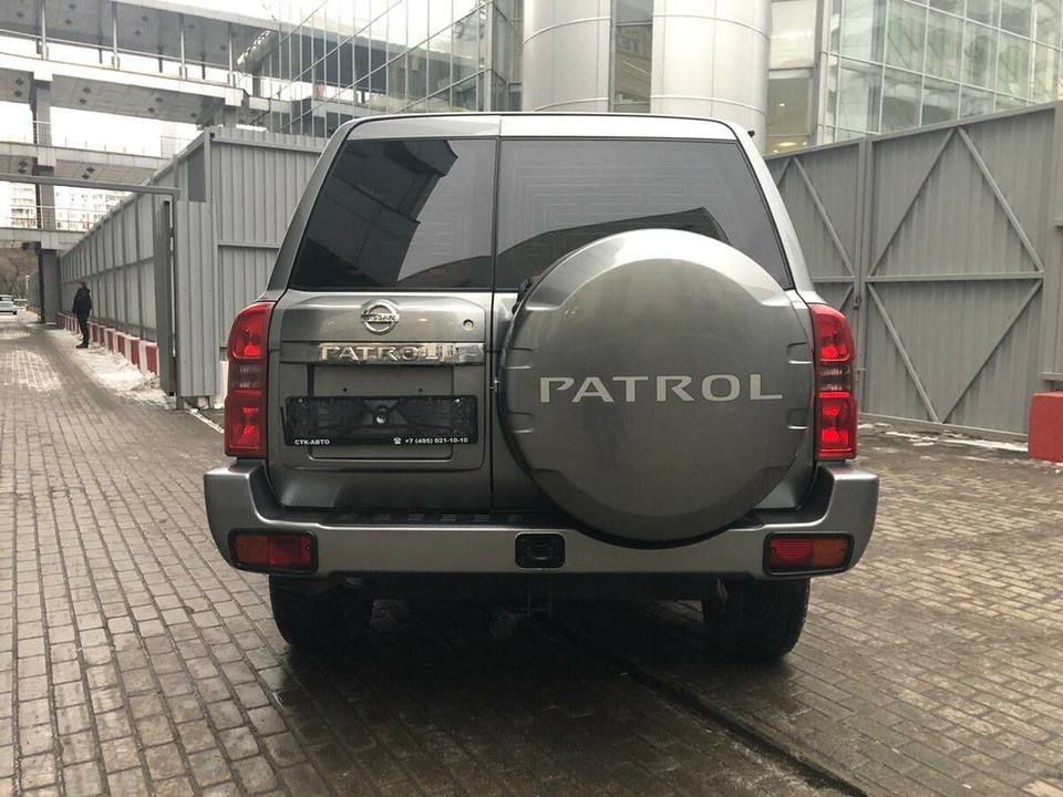 Nissan Patrol Y62, 2012 год, 430 000 рублей, 2 фотография