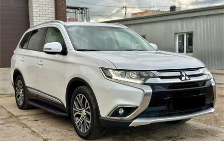 Mitsubishi Outlander III рестайлинг 3, 2016 год, 1 880 000 рублей, 5 фотография