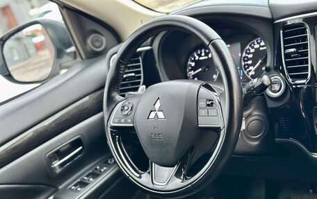 Mitsubishi Outlander III рестайлинг 3, 2016 год, 1 880 000 рублей, 23 фотография