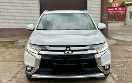 Mitsubishi Outlander III рестайлинг 3, 2016 год, 1 880 000 рублей, 4 фотография