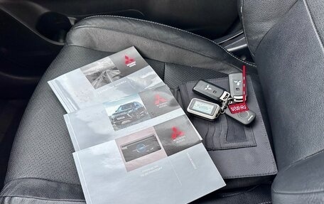 Mitsubishi Outlander III рестайлинг 3, 2016 год, 1 880 000 рублей, 32 фотография