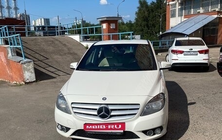 Mercedes-Benz B-Класс, 2012 год, 1 300 000 рублей, 2 фотография