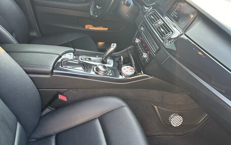 BMW 5 серия, 2015 год, 1 850 000 рублей, 7 фотография