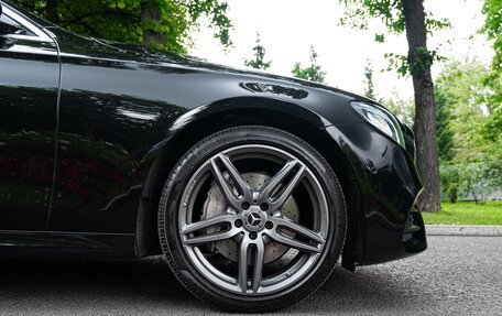 Mercedes-Benz E-Класс, 2019 год, 3 230 000 рублей, 7 фотография