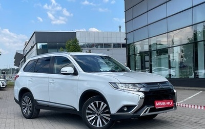 Mitsubishi Outlander III рестайлинг 3, 2019 год, 2 099 000 рублей, 1 фотография