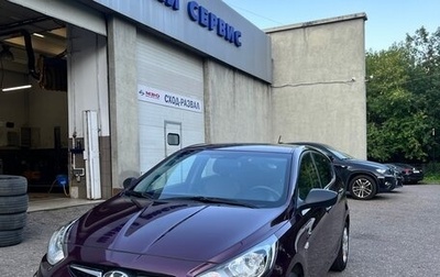 Hyundai Solaris II рестайлинг, 2013 год, 800 000 рублей, 1 фотография