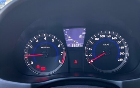 Hyundai Solaris II рестайлинг, 2013 год, 800 000 рублей, 8 фотография