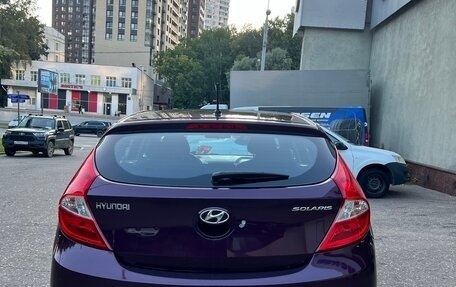 Hyundai Solaris II рестайлинг, 2013 год, 800 000 рублей, 3 фотография