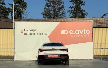 Hyundai Elantra, 2023 год, 2 300 000 рублей, 5 фотография