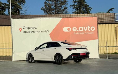 Hyundai Elantra, 2023 год, 2 300 000 рублей, 4 фотография