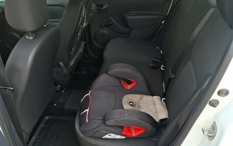 Renault Logan II, 2016 год, 749 000 рублей, 14 фотография