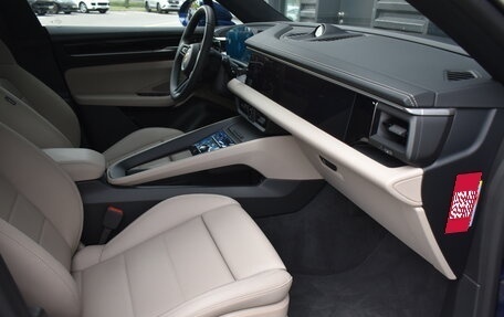 Porsche Macan, 2024 год, 12 990 000 рублей, 18 фотография