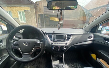 Hyundai Solaris II рестайлинг, 2020 год, 1 600 000 рублей, 4 фотография
