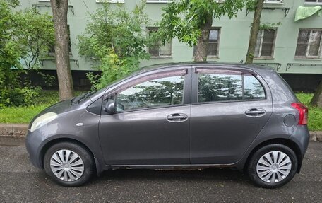 Toyota Yaris III рестайлинг, 2008 год, 360 000 рублей, 3 фотография