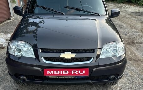 Chevrolet Niva I рестайлинг, 2014 год, 710 000 рублей, 3 фотография