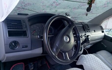Volkswagen Transporter T5 рестайлинг, 2007 год, 650 000 рублей, 2 фотография